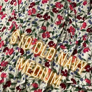 Quarter sleeve vneck flower blouse